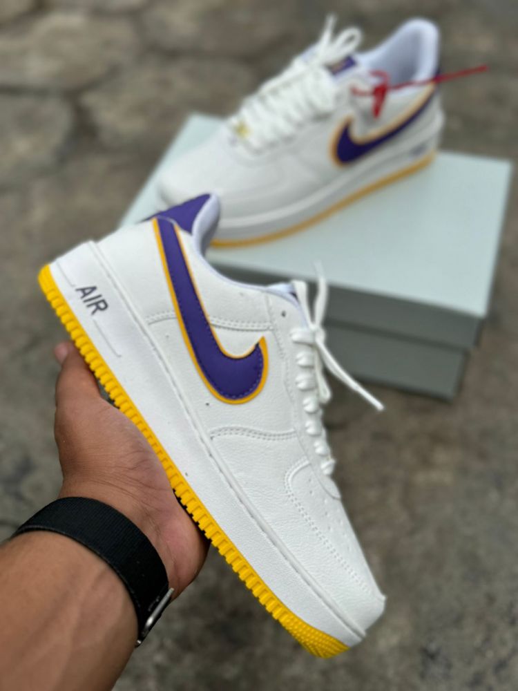 Tênis Nike Air Force 1 Lakers Uva